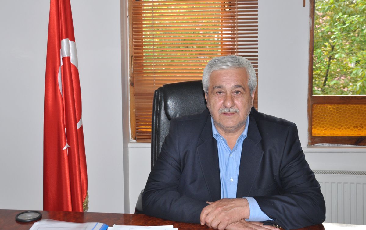 Komşunun Tavuğu Kaz Görünür