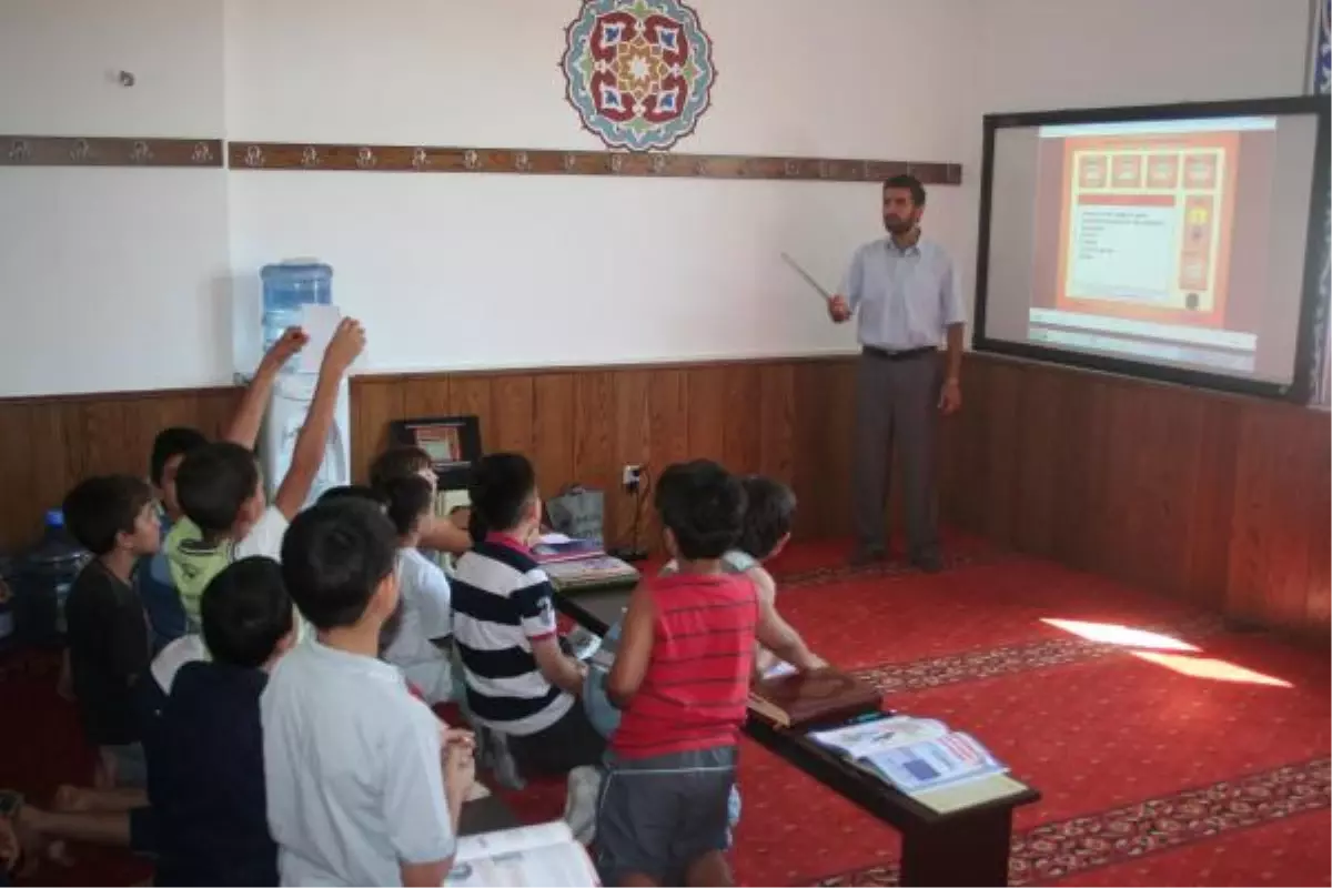 Kuran Kursu\'nda Akıllı Tahta Uygulaması