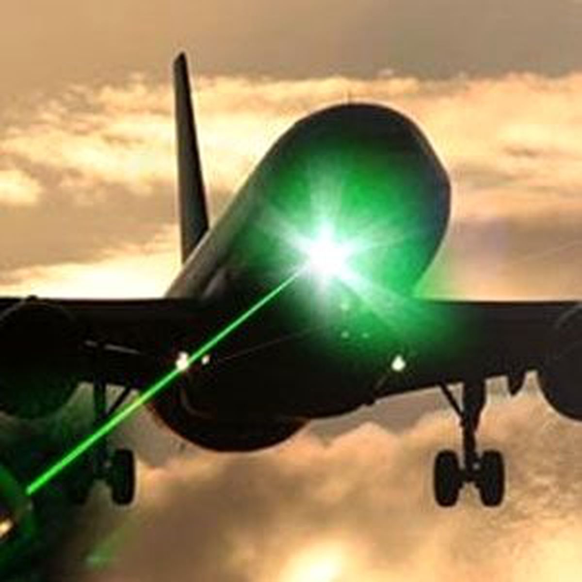 Lokantadan Uçaklara Lazer Tacizi