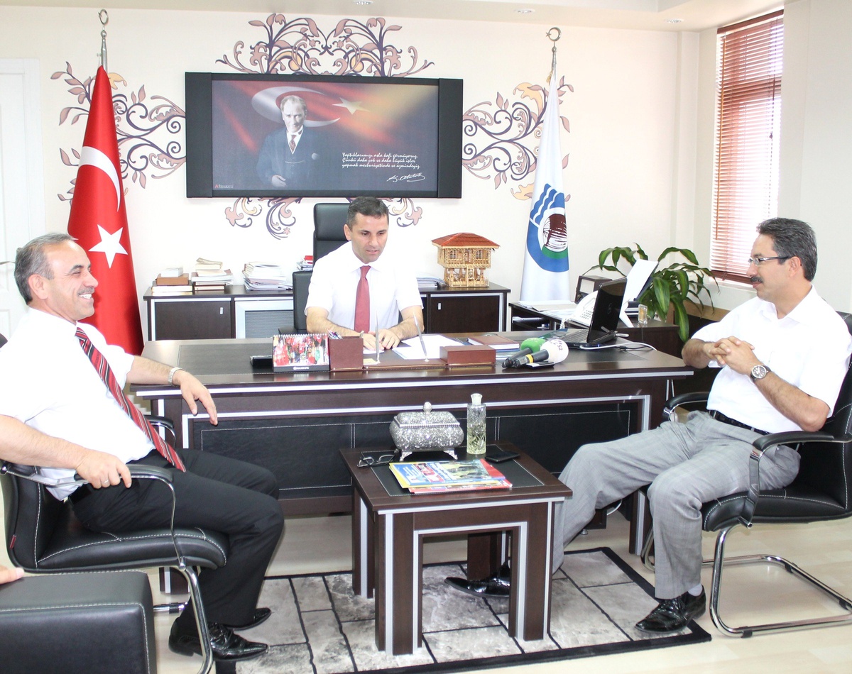 Milletvekili Ünal, İl Özel İdaresi\'ni Ziyaret Etti