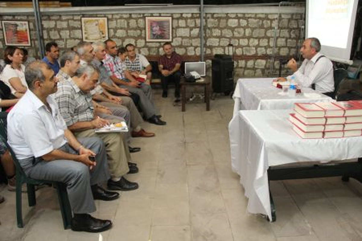 Nurullah Genç Hasbahçe\'de Sohbet Etti