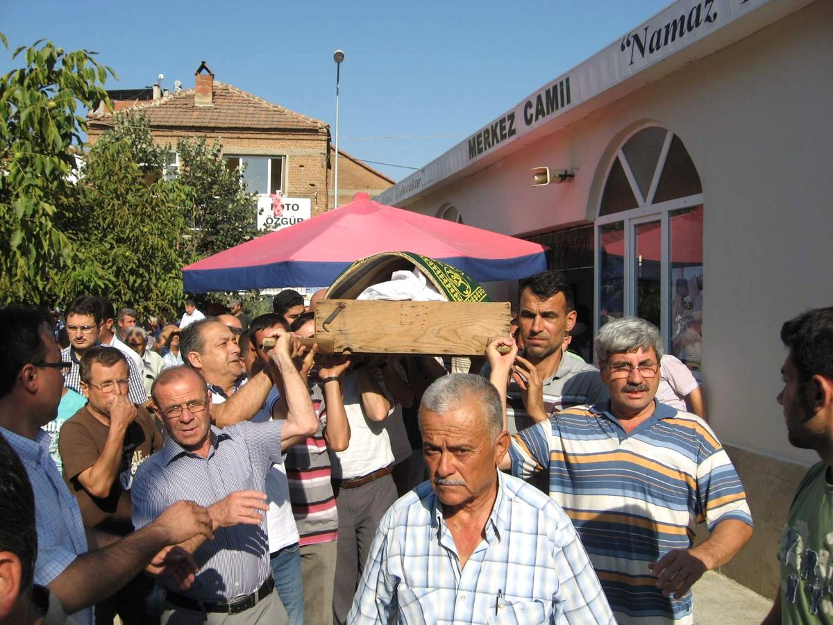Ortaklar Selman Abisini Kaybetti