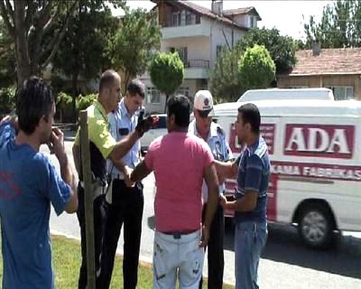 Polisten Sürücüye \'Sıkarım\'