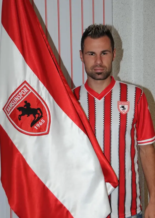 Samsunspor 3 Futbolcuyla Sözleşme İmzaladı - Son Dakika Spor