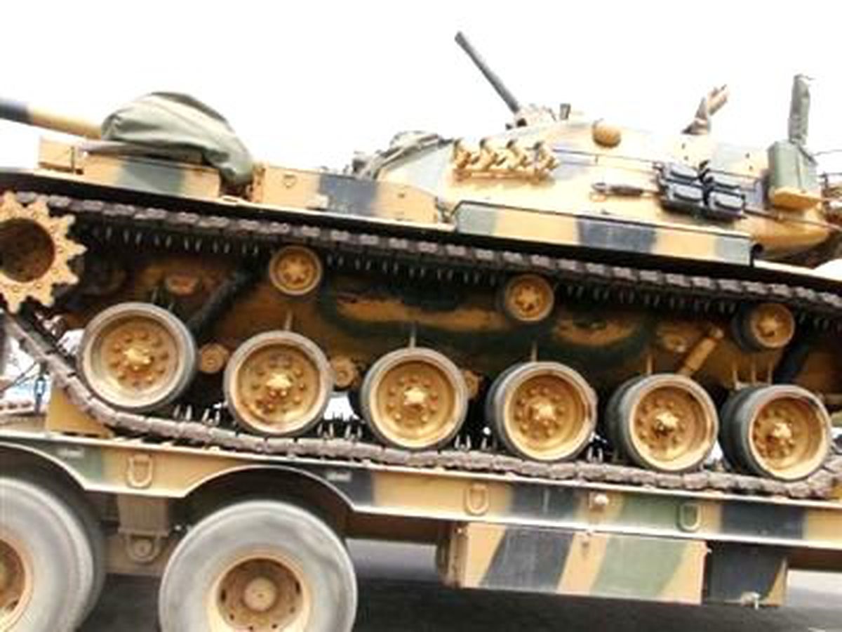 Suriye Sınırında Tank Tatbikatı )