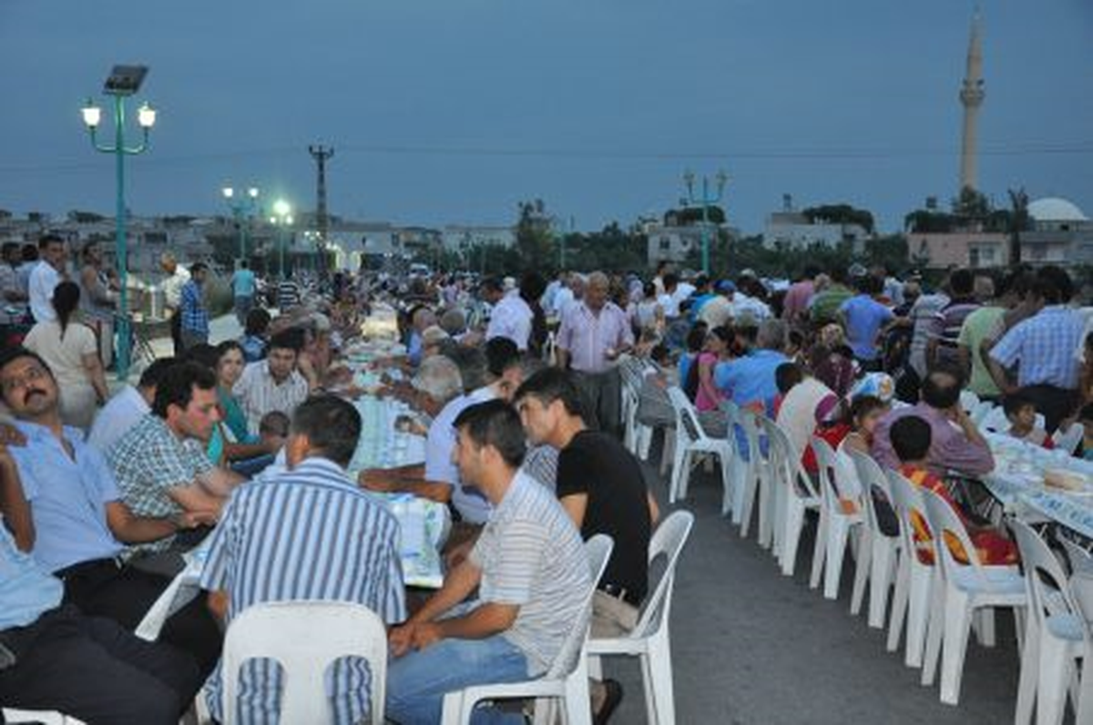 Tarsus\'ta İftar Programlarına Devam