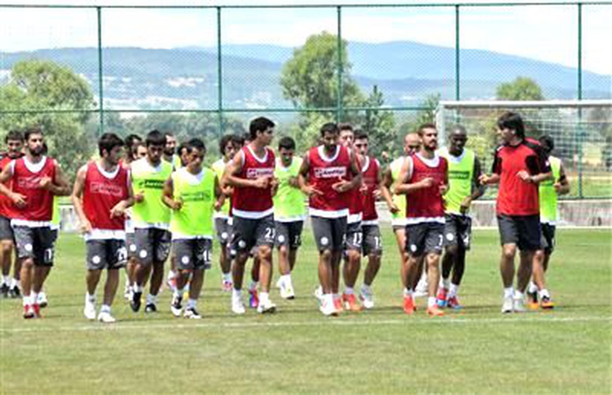 Çaykur Rizespor Kadroyu Şekillendiriyor