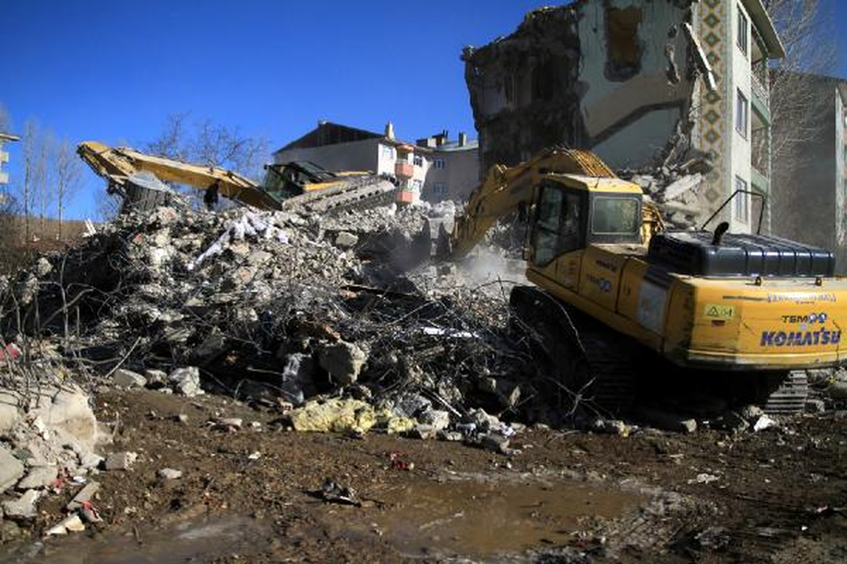 Van\'da Kalitesiz Beton Öldürmüş
