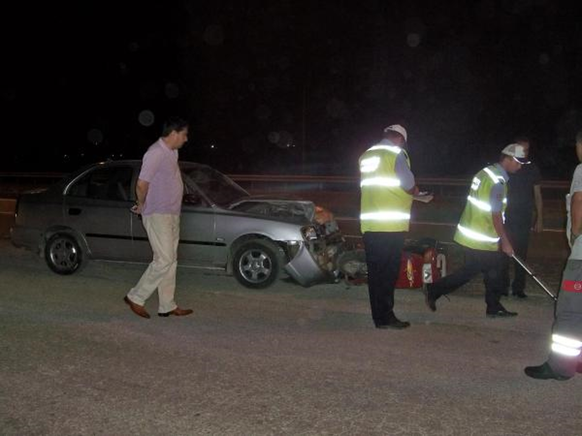 3 Kişinin Bindiği Motosiklet Otomobile Çarptı