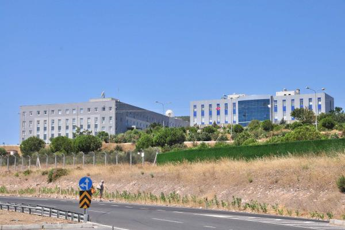 ABD\'li Kimya Doçenti, Lojmandaki Evinde Asılı Bulundu