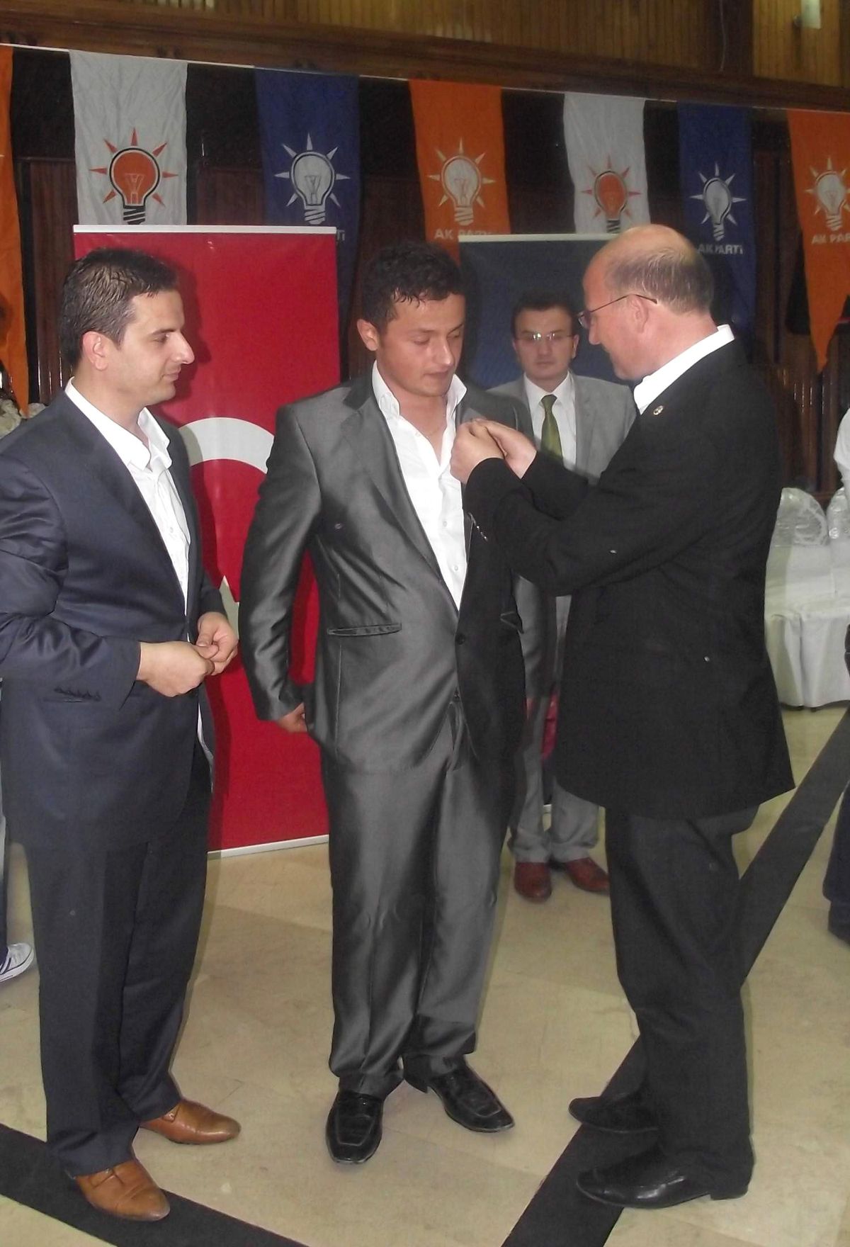 AK Parti\'ye Genç Katılım