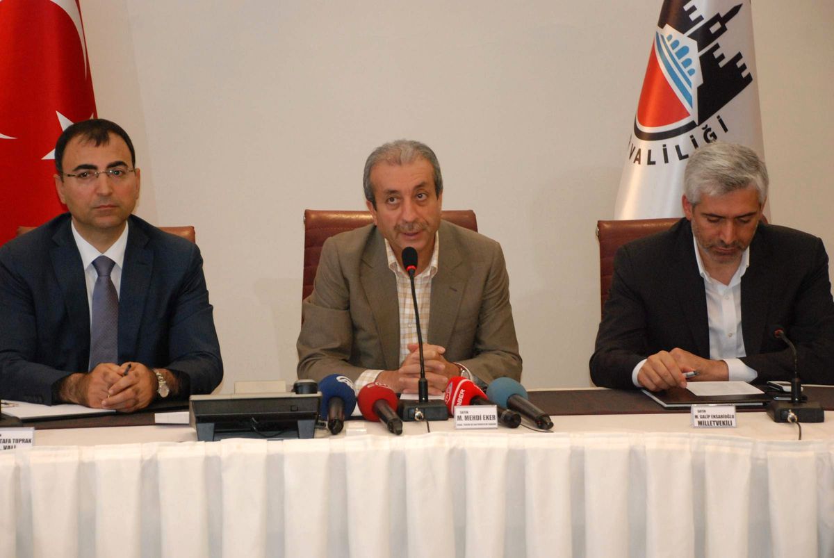 Bakan Eker Diyarbakır\'da