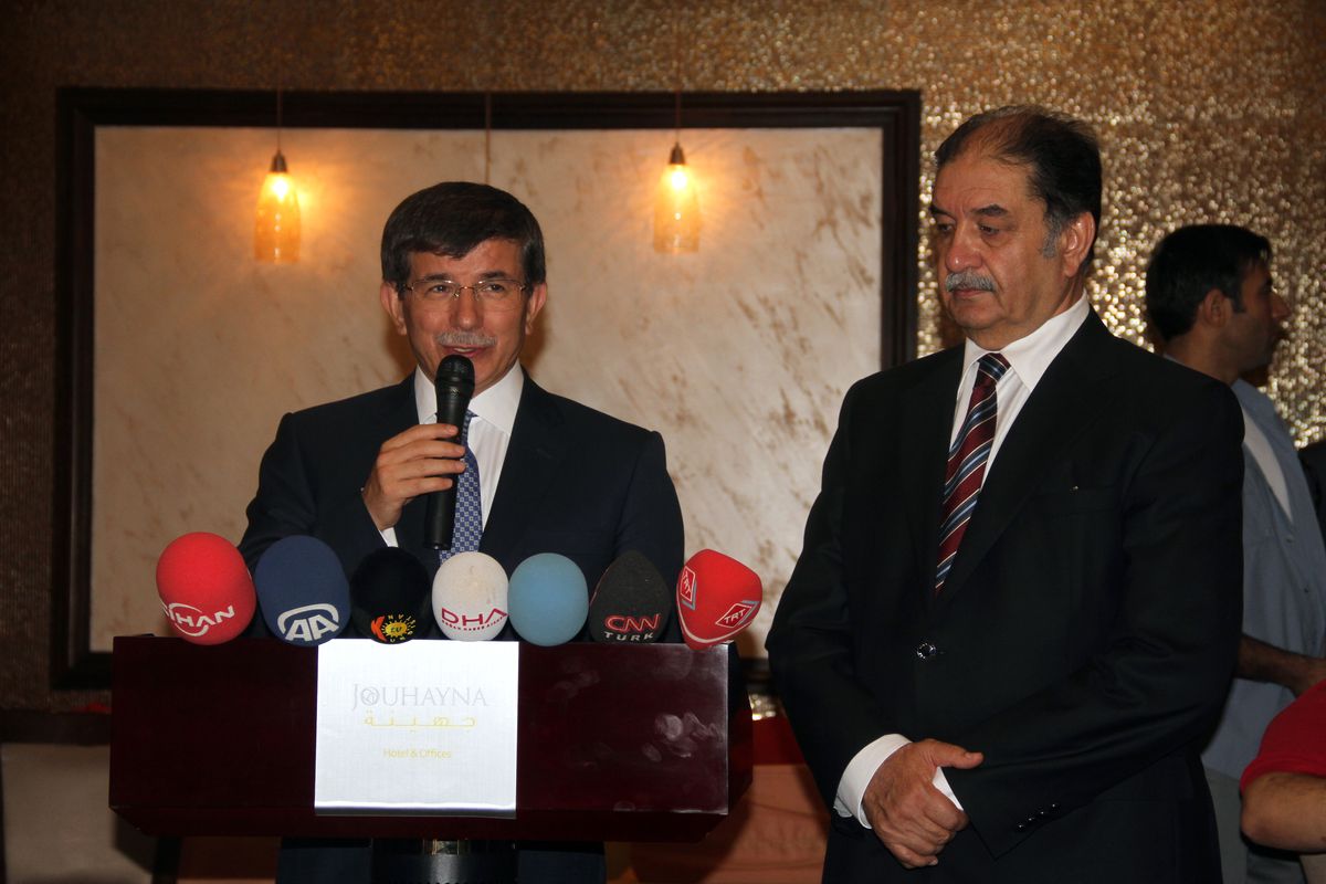 Davutoğlu, Erbil Türkmenlerinin İftarına Katıldı