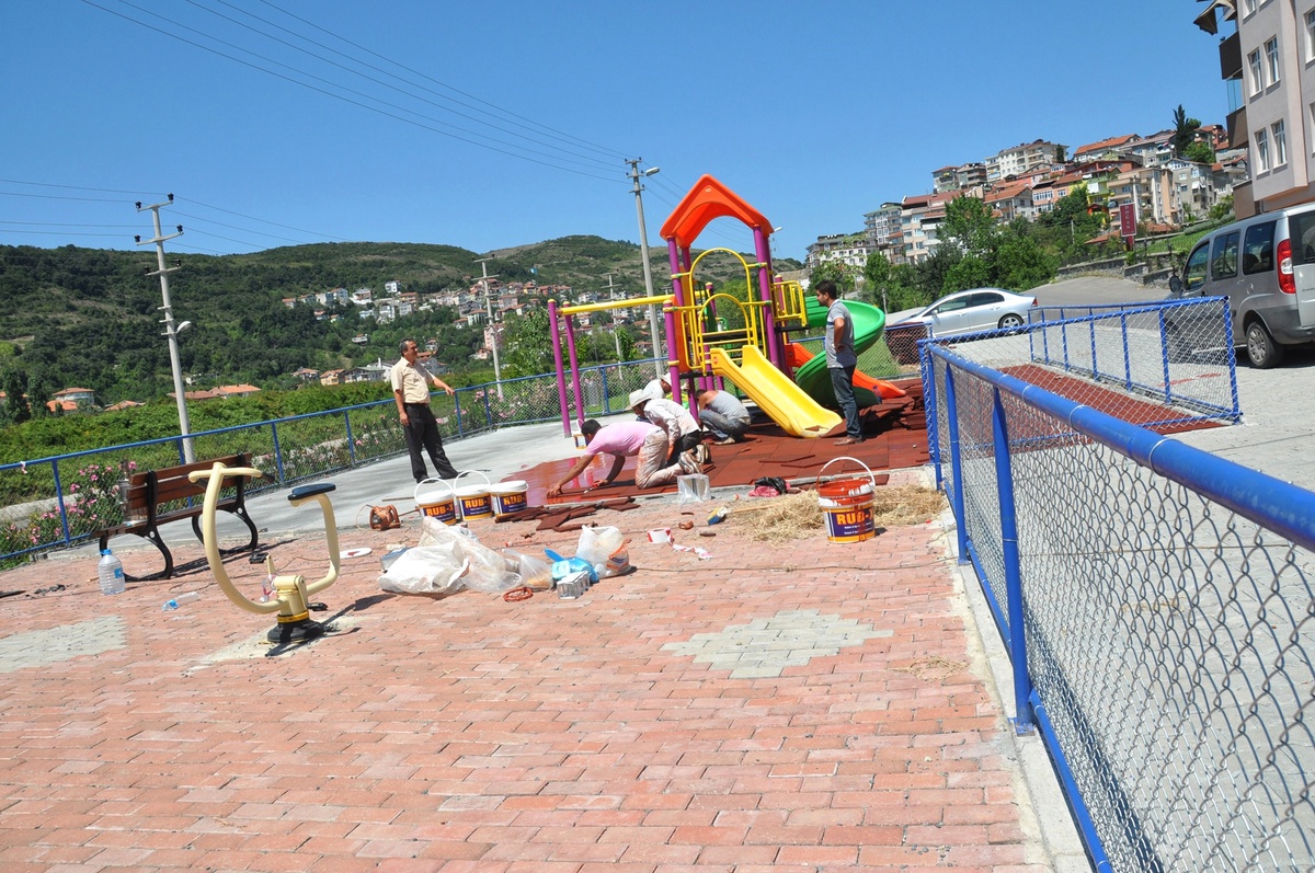 Ereğli\'de Çocuk Parkları Yenileniyor
