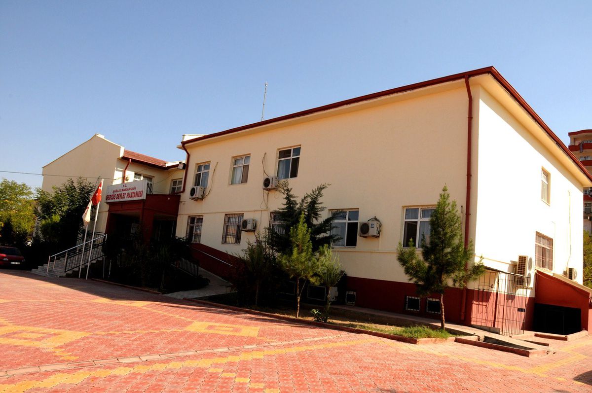 Gercüş\'te 3 Kişi Yüksekten Düşerek Yaralandı