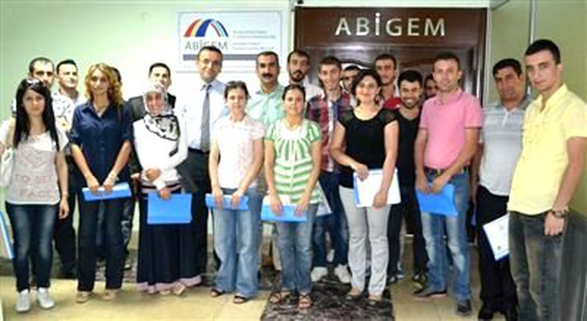 Girişimcilik Eğitimine Katılan Kursiyerlere Sertifikaları Verildi