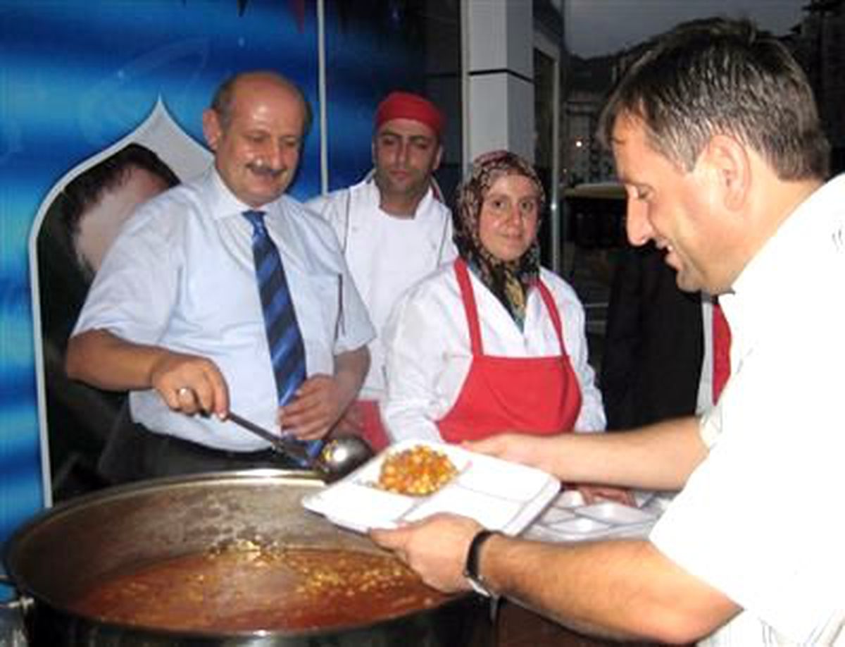 İftar Sofrası Vatandaşları Buluşturuyor