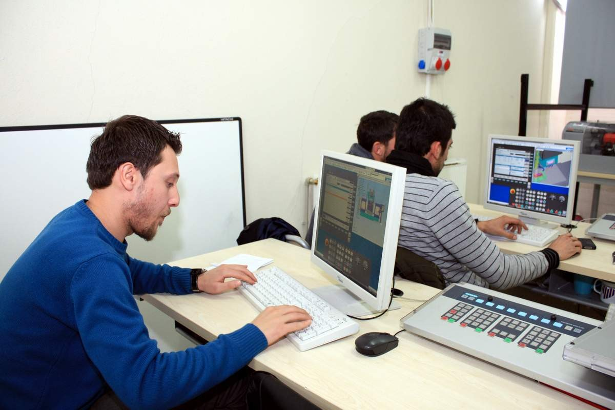 İş Garantili Cnc Operatörlügü Kursiyerleri Seçmeleri Yapılacak