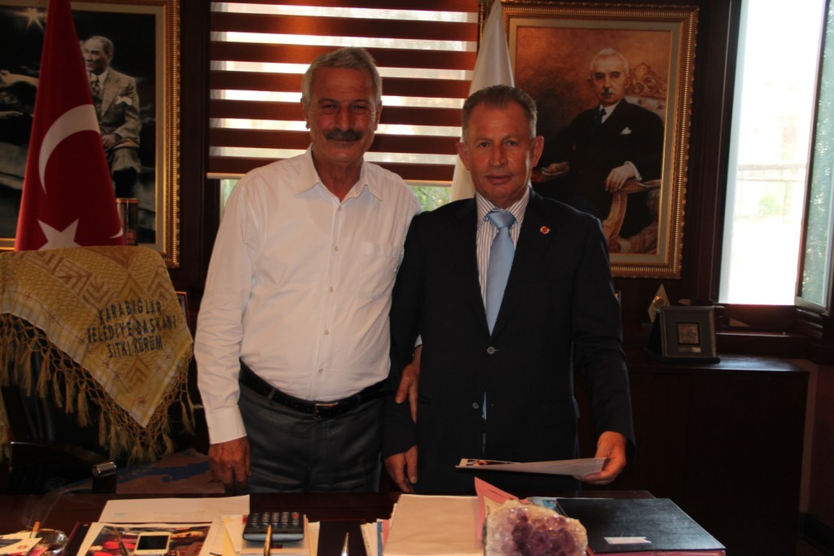 Kentsel Dönüşümde İlk Kazma Karabağlar\'da Vurulacak