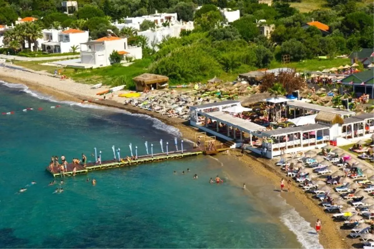 Mambo Beach'te Hawaii Rüzgarı Esecek