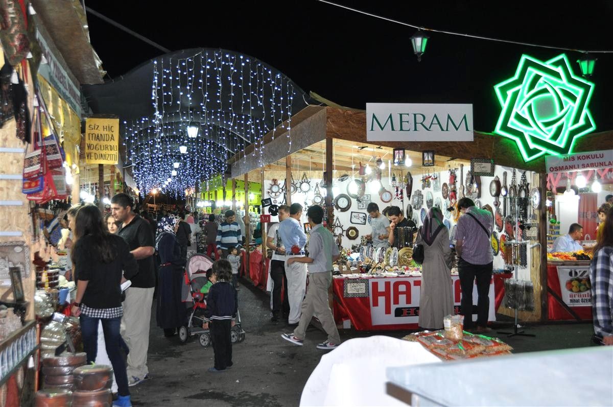 Meram\'da Bereket Stantları İlgi Görüyor