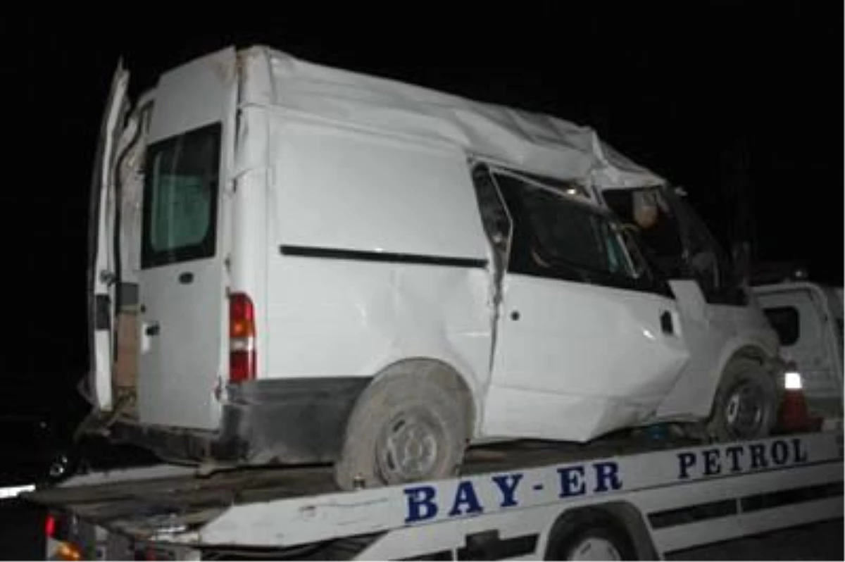 Minibüs Takla Attı: 1 Ölü, 5 Yaralı