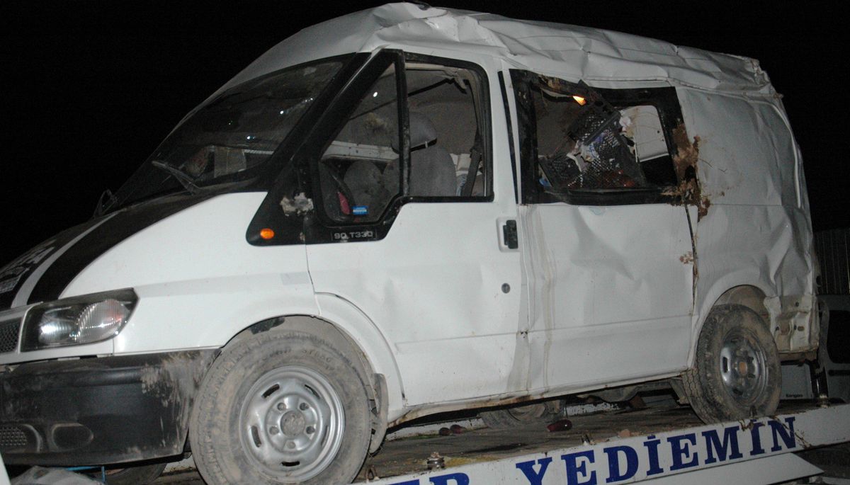 Minibüs Takla Attı: 1 Ölü, 5 Yaralı