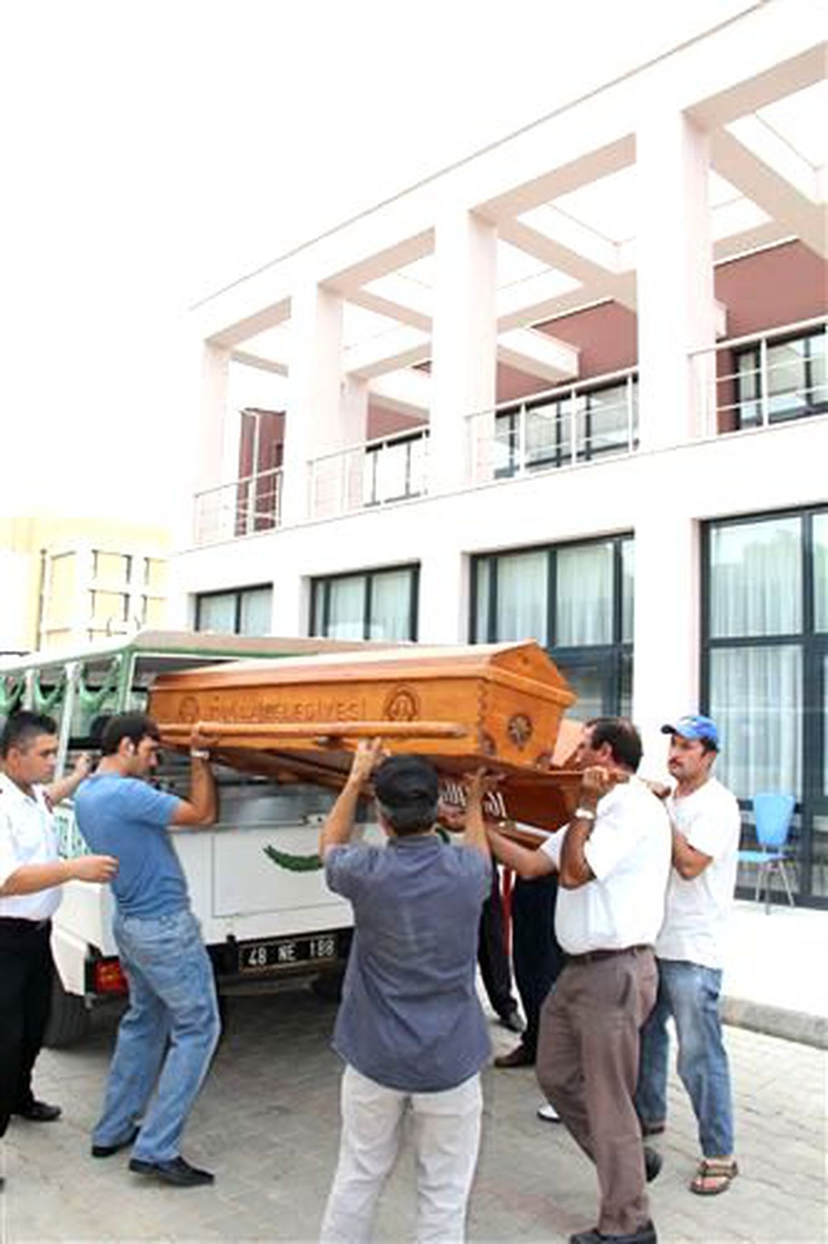 Yurt Müdürü, Yardımcısını Öldürdü Sonra da İntihar Etti