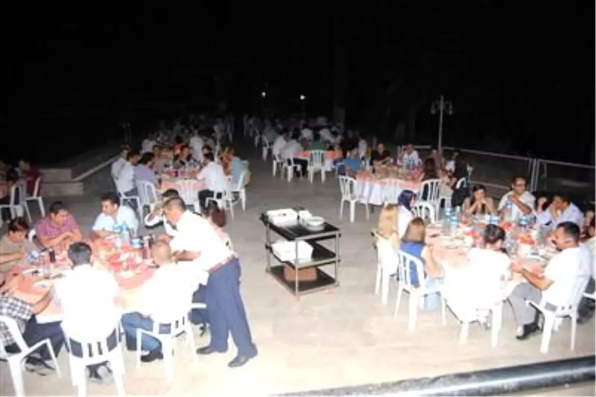 Muhasebeciler Adamesbir\'in İftarında Buluştu