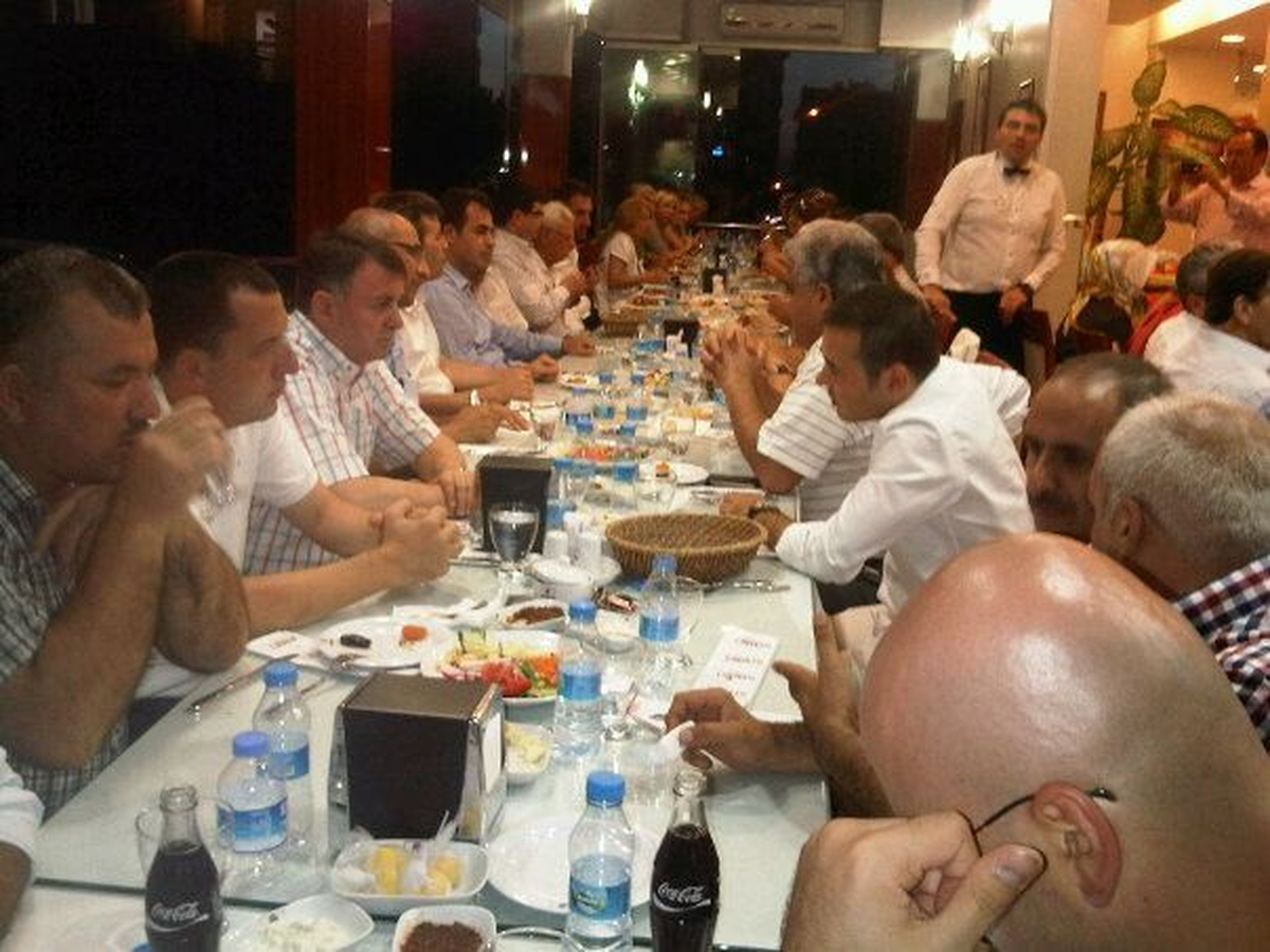 Narlıdereli Ak Partililer İftarda Buluştu