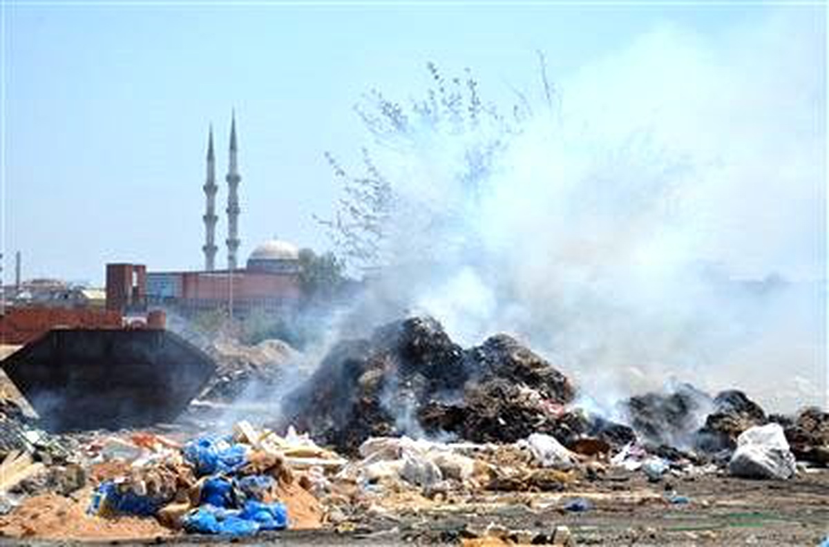 Sanayi Ortasındaki Çöp Yığınına Esnafın Büyük Tepkisi
