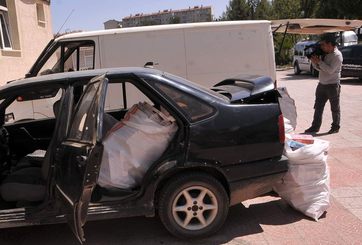 Şanlıurfa\'da 4 Ayrı Yerde 38 Bin 360 Paket Kaçak Sigara Ele Geçirildi