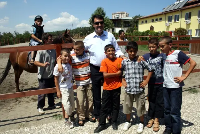 Sevgi Evleri’ndeki Engelli Çocuklar Hayvanlarla Moral Buluyor Son Dakika