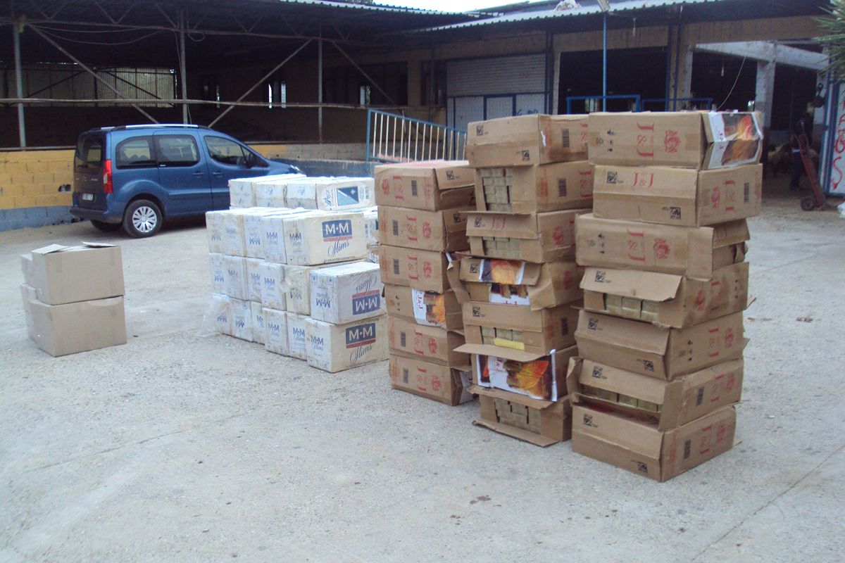 Tarsus\'ta 35 Bin 500 Paket Kaçak Sigara Ele Geçirildi
