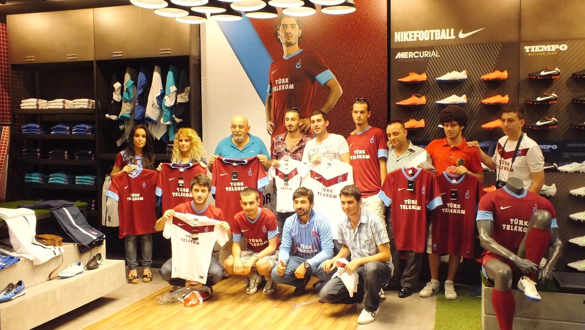 Trabzonspor Taraftarlarından Takımlarına Forma Desteği