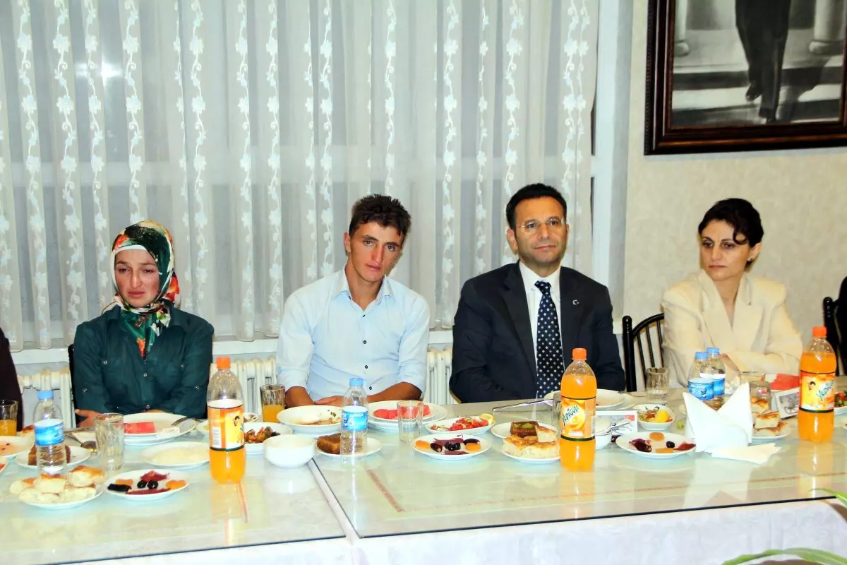 Vali Aksoy'dan Şehit Yakınlarına İftar
