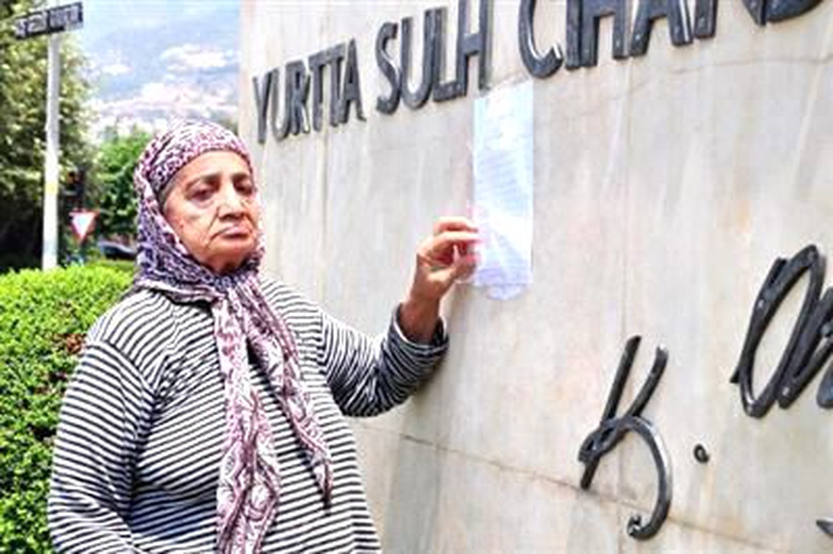 2 Yıldır Kızı Kayıp Olan Anne, Yetkilileri Atatürk\'e Şikayet Etti
