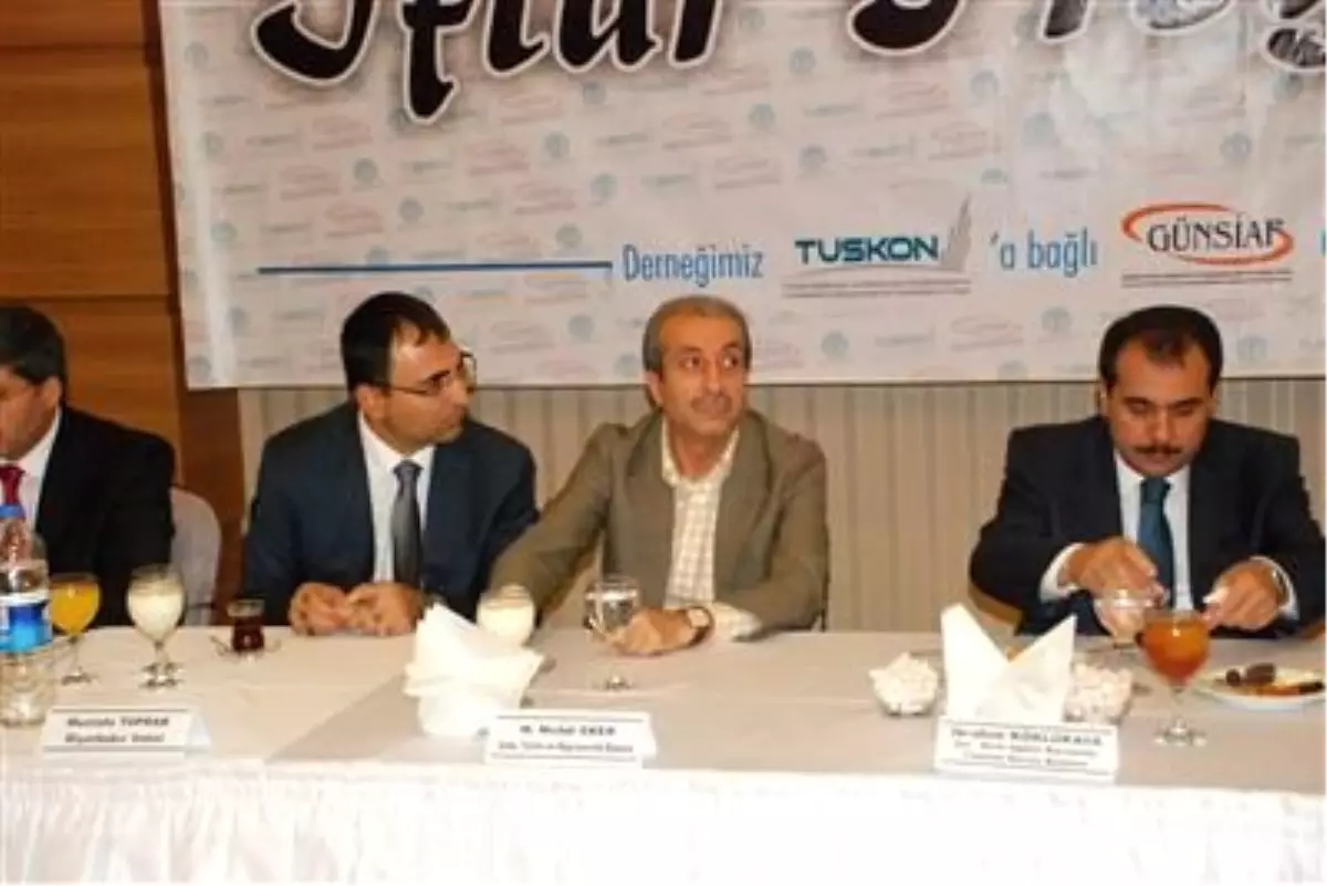 Ak Parti\'li Kadınlar Diyarbakır\'da