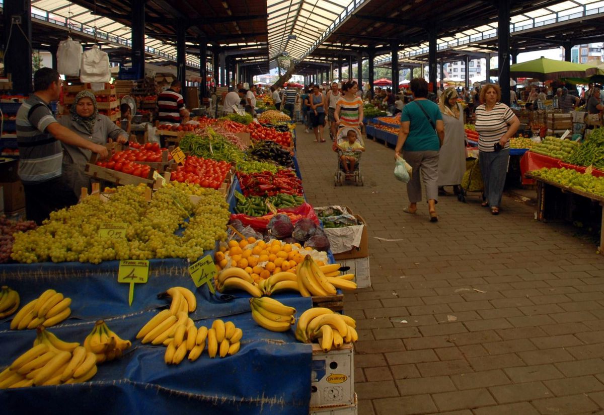 Aşırı Sıcak Hava Cuma Pazarını Boşalttı