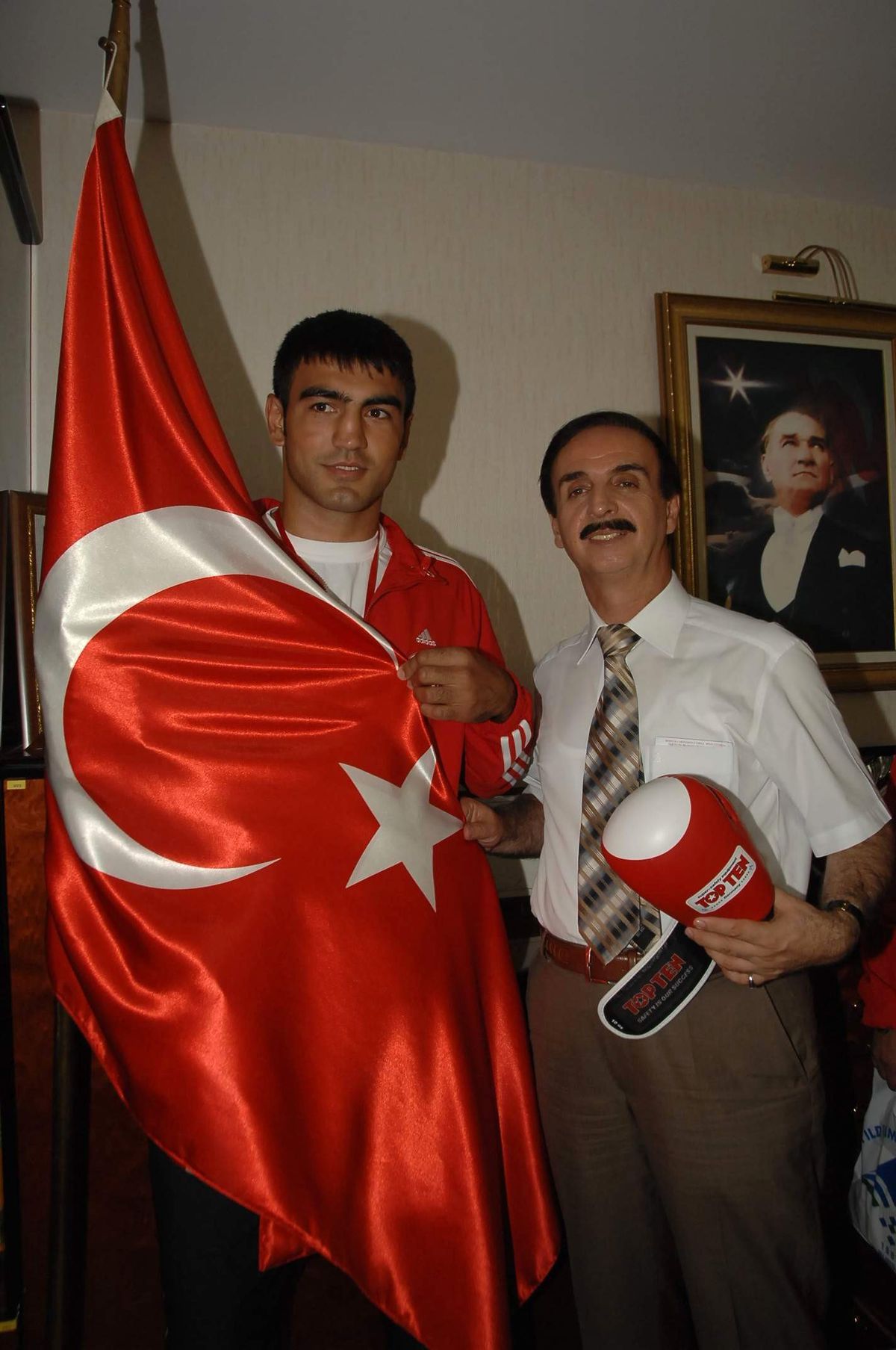 Bahram Muzaffer Şampiyonluk İçin Yumruk Sallayacak