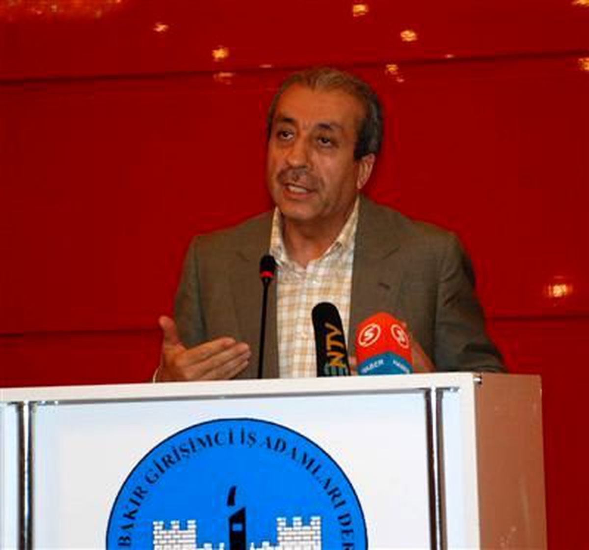 Bakan Eker, Partisinin İl Teşkilatı ile Toplantı Yaptı