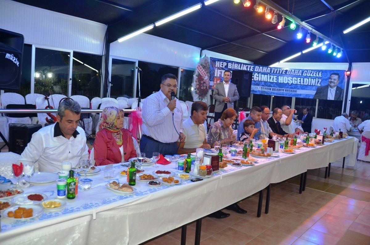 Başkan Yağcı\'dan Bilecik Protokolüne İftar