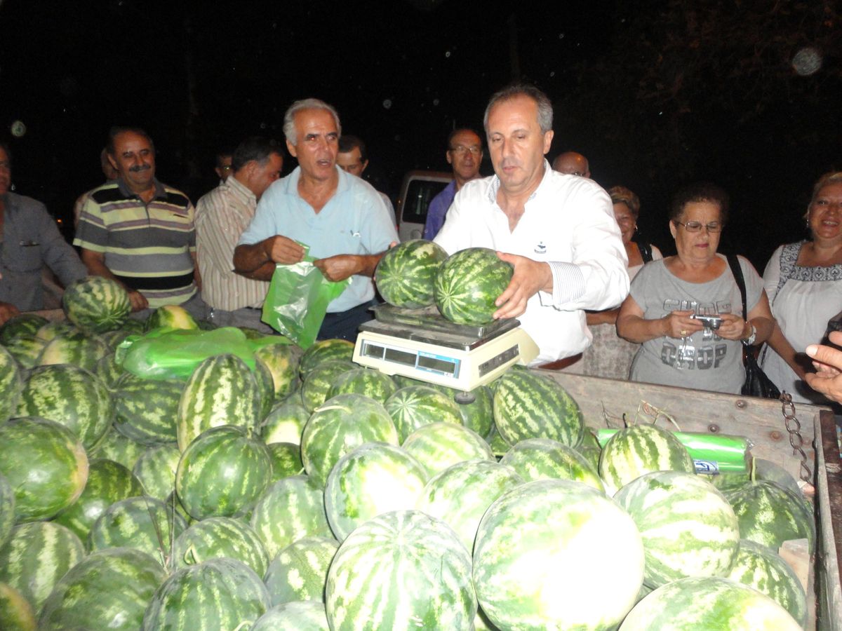CHP Grup Başkanvekili İnce, Yalova\'da Karpuz Sattı