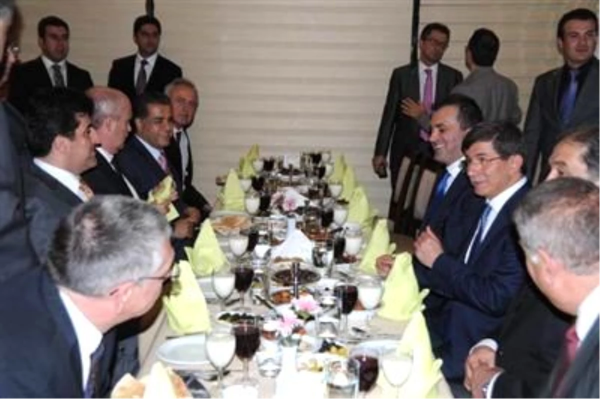 Dışişleri Bakanı Davutoğlu\'ndan Sürpriz Kerkük Ziyareti (5)