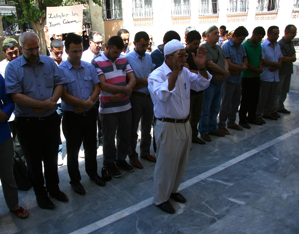 Diyarbakırlılar Arakanlı Müslümanlar İçin Saf Tuttu