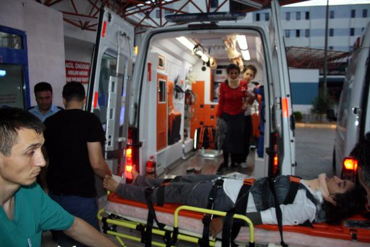 Mevsimlik İşçileri Taşıyan Araç Devrildi