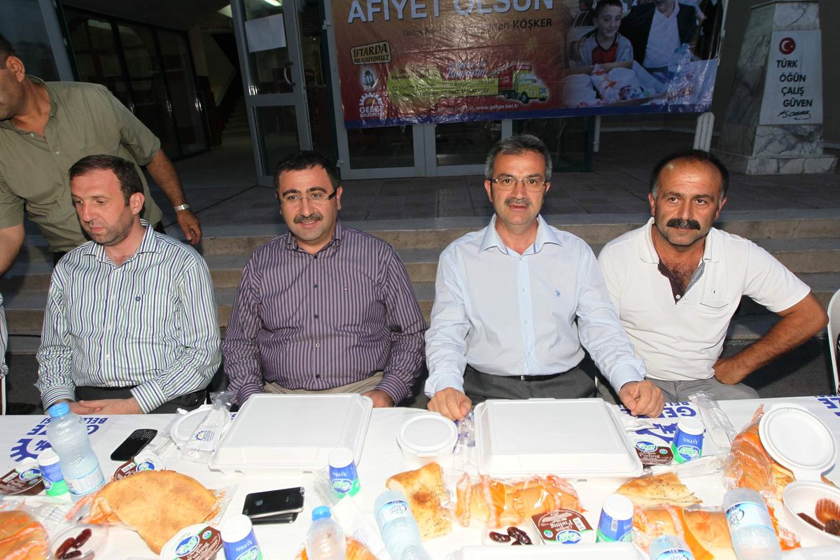 Gebze\'de Ramazan Bereketi Sürüyor