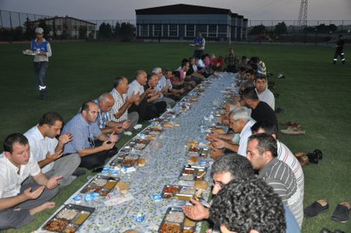 \'İftar Programları\' Devam Ediyor