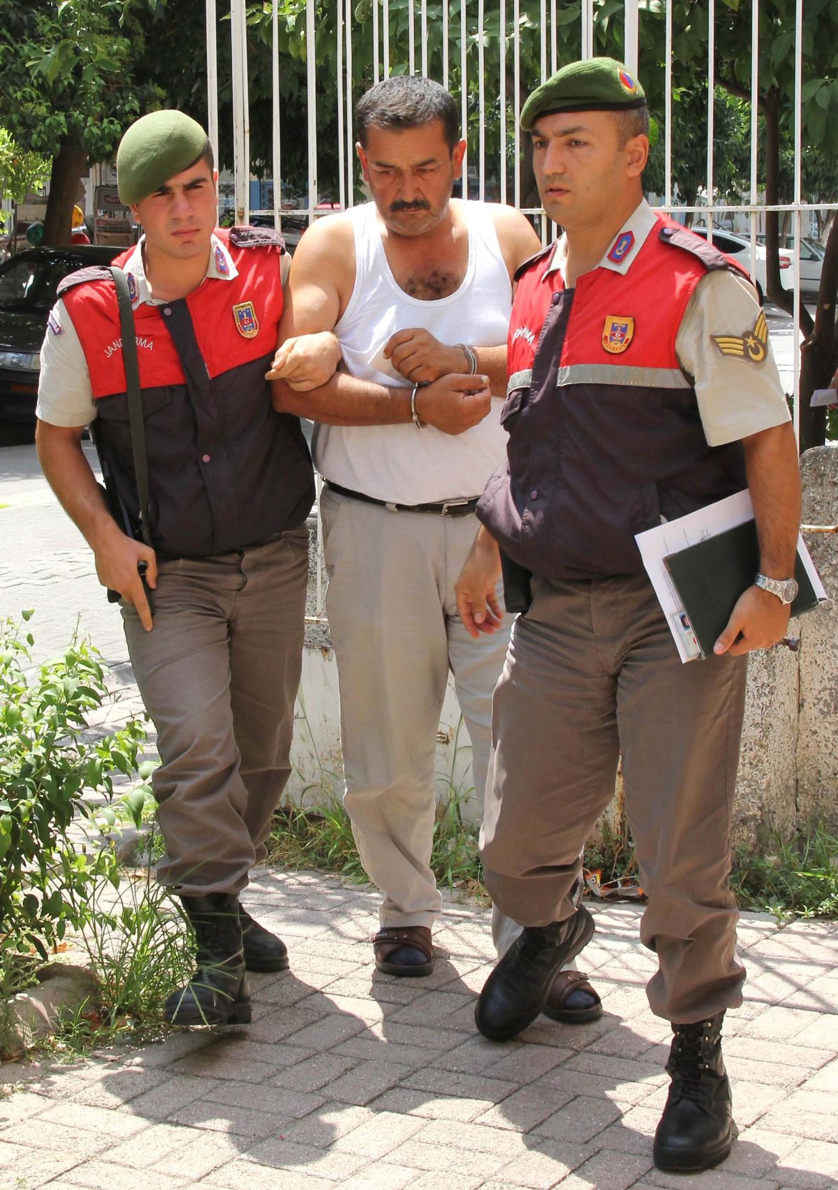 Jandarma Zanlıya Ayak İzini Takip Ederek Ulaştı