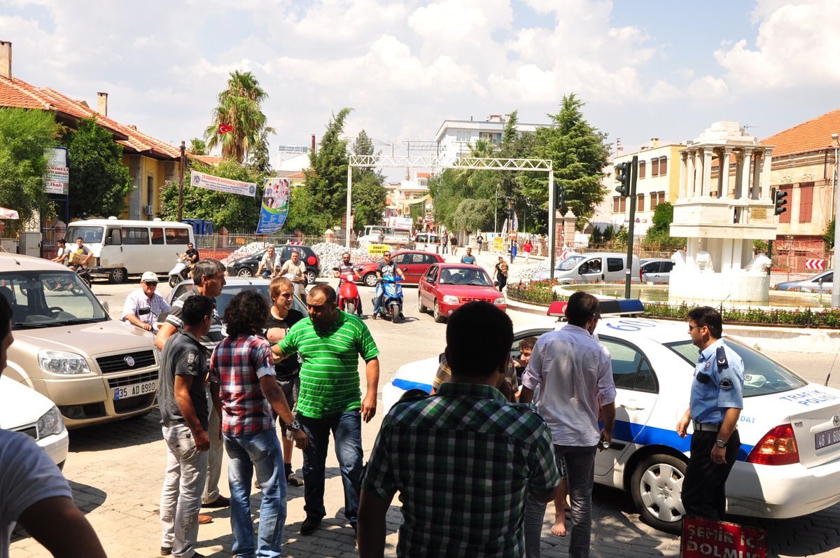 Kentin Göbeğinde Sopalı Kavga